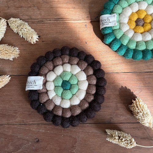 Perch棲息文創-公平貿易 天然纖維 手工製作 100% Wool 羊毛氈手工隔熱墊 杯墊 10cm 公平貿易