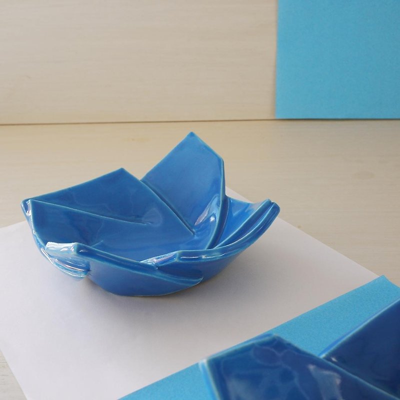 Small bowl ORIGAMI 【Blue】 - ถ้วยชาม - ดินเผา สีน้ำเงิน
