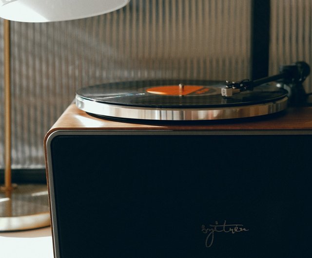 レトロなブラックレコード プレーヤー、蓄音機、内蔵スピーカー