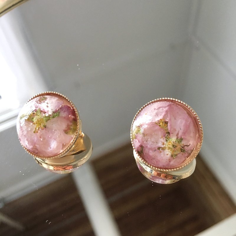 Sakura / Cherry Blossoms earrings (18 mm) - ต่างหู - วัสดุอื่นๆ สึชมพู