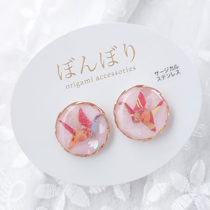 縁起が良い折り鶴ピアス　和風　桜　折り紙　揺れない　レッド - 耳環/耳夾/耳骨夾 - 紙 紅色