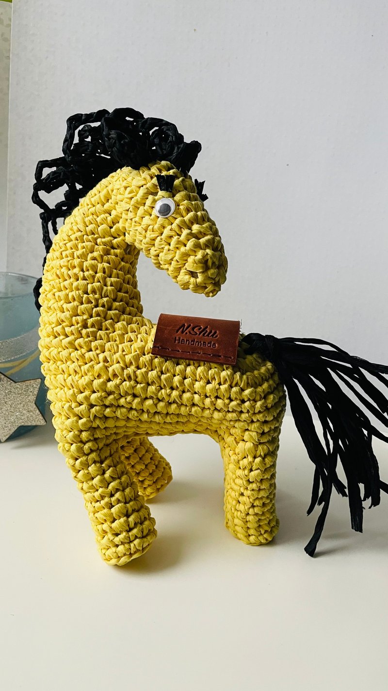 手編みラフィア製 馬 - 午年のシンボル、2026年のお祝いデコレーション＆ギフト - ご祝儀袋・ポチ袋 - 紙 イエロー