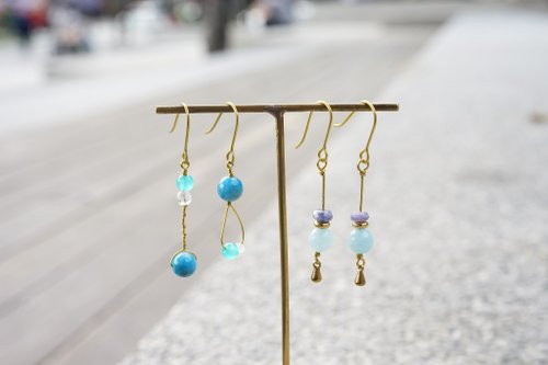 海の戴冠式-<イエロー>イヤリング（パンジーブルーストーン