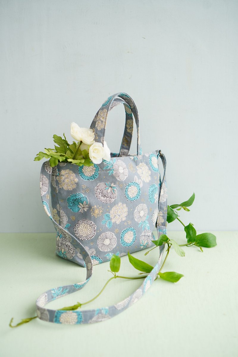 Bag Day | Pear Blossom Golden Rain Side Tote Bag. Limited Japanese Floral Cloth. Portable Shoulder. Dual-use Floral Cloth Bag - กระเป๋าถือ - ผ้าฝ้าย/ผ้าลินิน สีน้ำเงิน