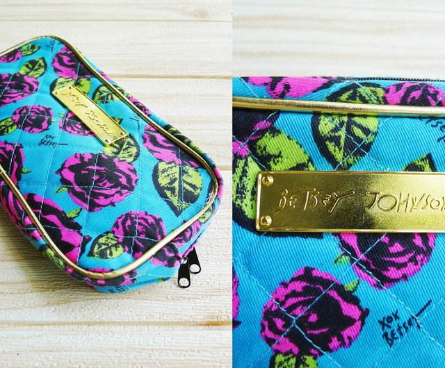 Betsey johnson cat hot sale makeup bag