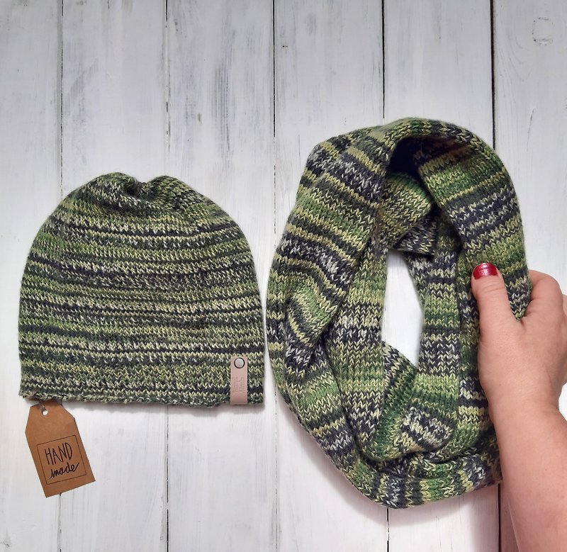 Cozy Warm Hand Knit Set Of Hat&Snood On Two Turn Green Fall Winter Wool - 帽子 - 羊毛 綠色