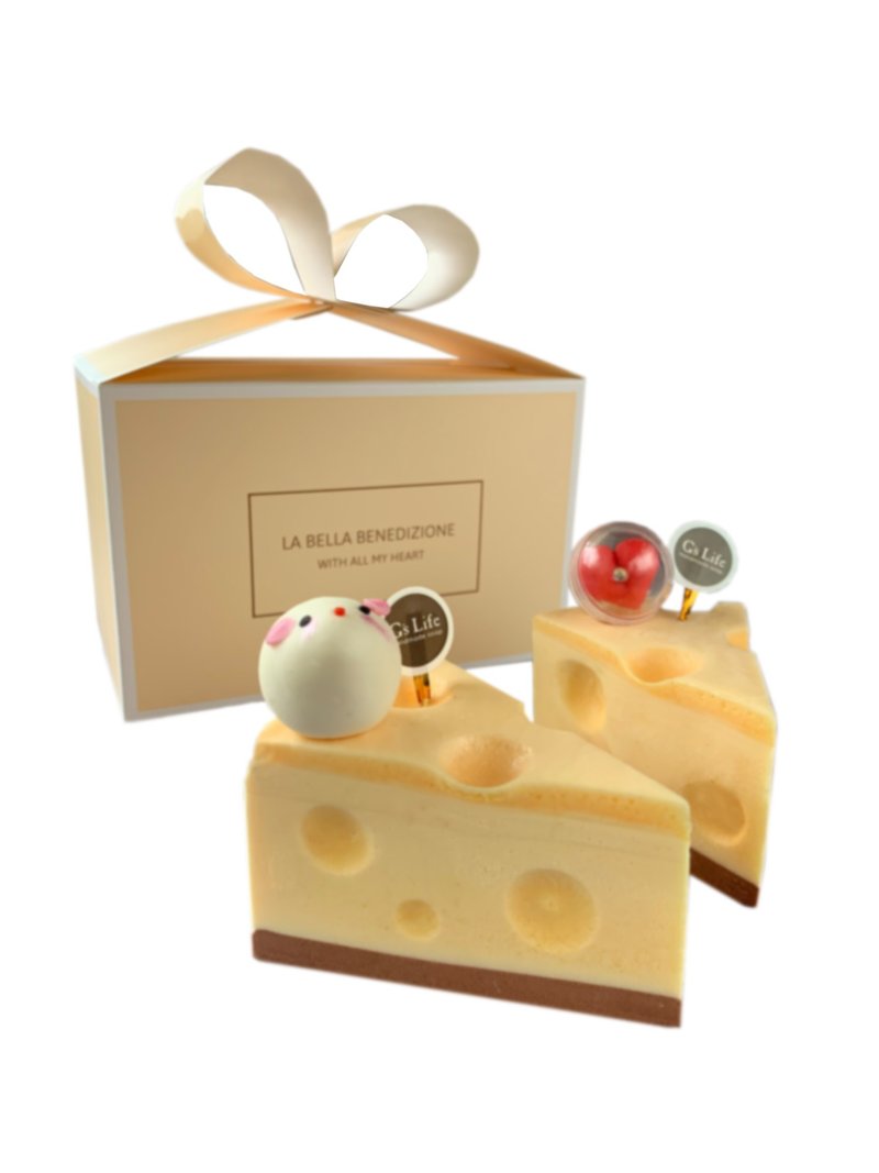 The heart belongs to the two in the cake soap gift box - Soap - Plants & Flowers Yellow