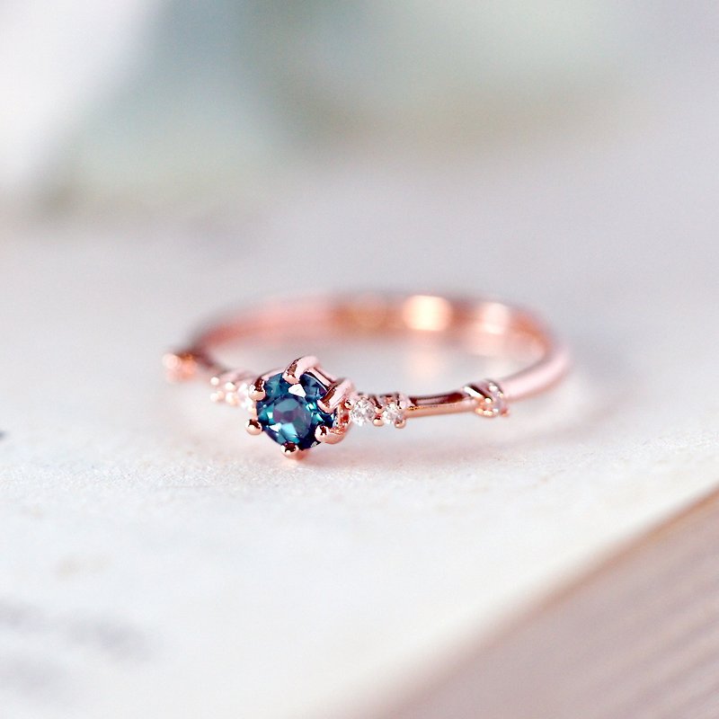 耀眼的倫敦藍托帕石戒指-純銀玫瑰金-十一月誕生石 - 戒指 - 水晶 藍色