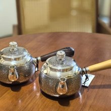 Bibian 比比昂- 古銀茶壺生駒造「純銀製細鎚目紋丸形提梁壺」 銀
