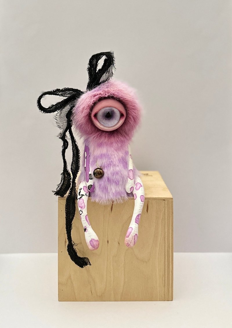 Pink leopard ooak cyclops doll, handmade toy _ MADE-TO-ORDER! - 公仔/玩偶 - 其他材質 粉紅色