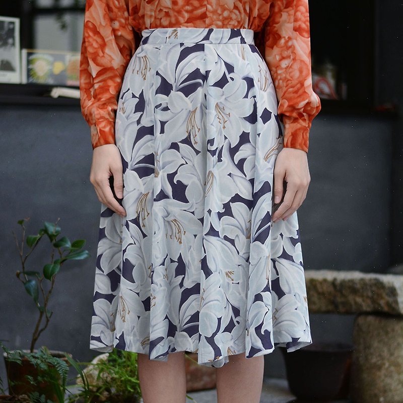 Ge He Hua | Vintage Skirt - Skirts - Other Materials 