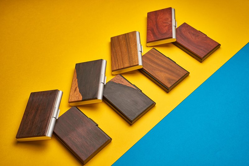 Single Sided Wood Grain Business Card Case - ที่เก็บนามบัตร - ไม้ สีนำ้ตาล