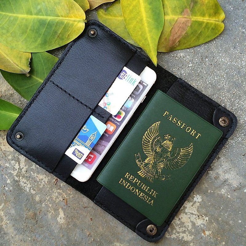 Wallet Passport + iPhone  (color Dark Black) - 護照套 - 真皮 