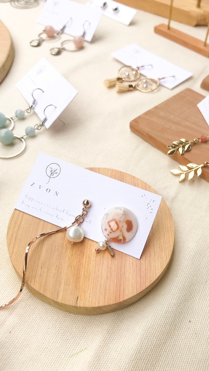 A bendro t.Yu Xiachengqi- Epoxy design - Earrings & Clip-ons - Pearl Gold