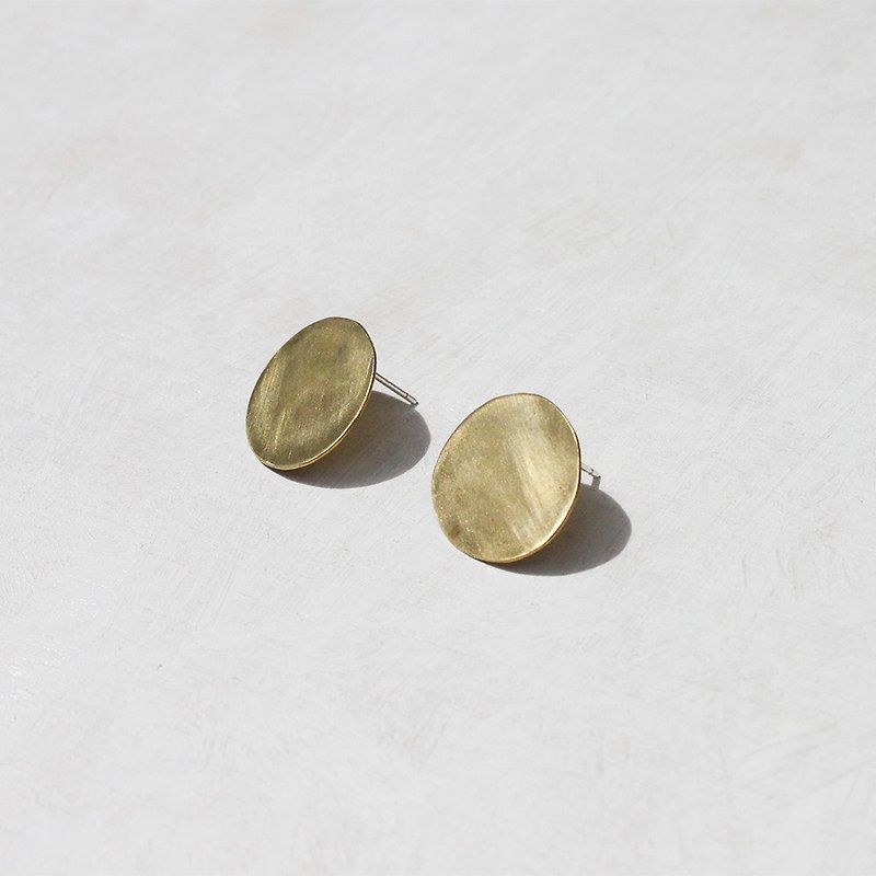 シンプルな小さな丸い<イエロー>イヤリング--925スターリングシルバー/クリップイヤリング - ピアス・イヤリング - 銅・真鍮 ゴールド