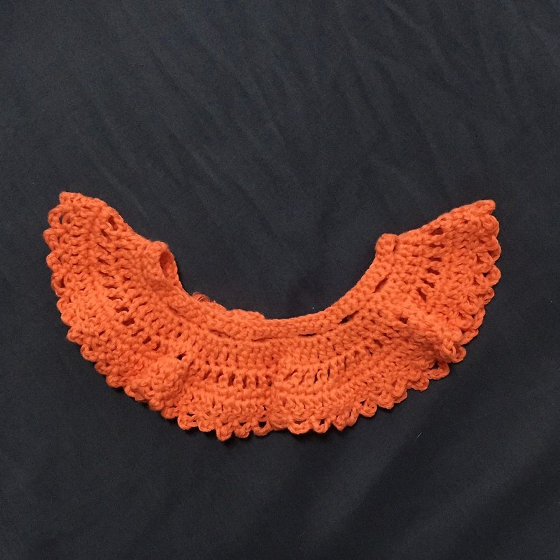 Hand-crocheted small collar piece for old grandmother / Peng Peng small lotus leaf macaron - ผ้ากันเปื้อน - ผ้าฝ้าย/ผ้าลินิน สีแดง