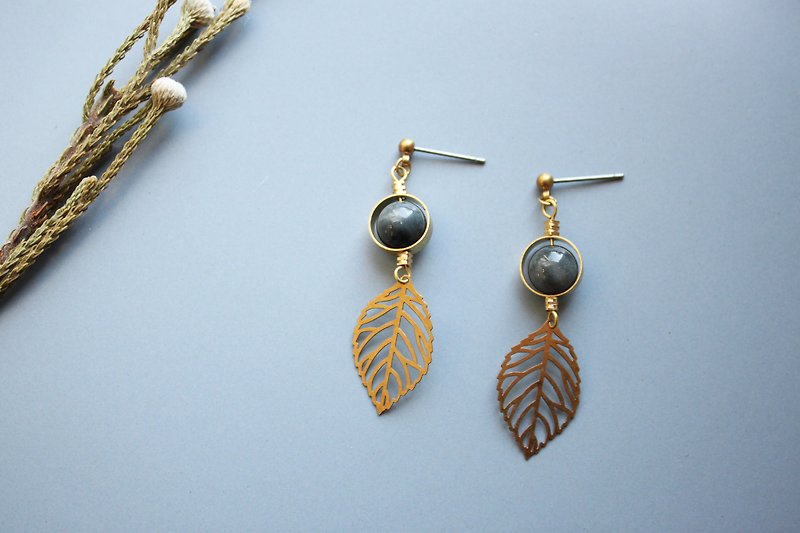 Foliage - earring  clip-on earring - Earrings & Clip-ons - Copper & Brass Black