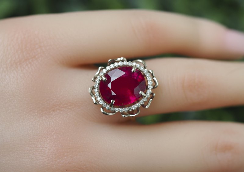 Massive flower 14k gold ring with ruby and diamonds - 戒指 - 貴金屬 金色