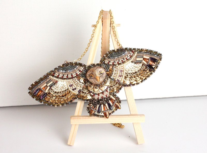 White flying owl embroidered glass rice beards necklace - สร้อยคอ - แก้ว ขาว