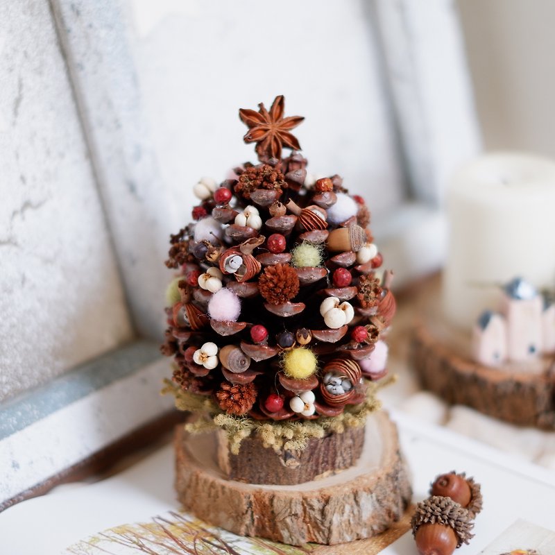 To be continued | Pine cones Christmas tree Drying pots Flowers Gifts Gifts Home Furnishing Photo props Therapeutic small objects Christmas Exchange Gifts Spot - ของวางตกแต่ง - พืช/ดอกไม้ 