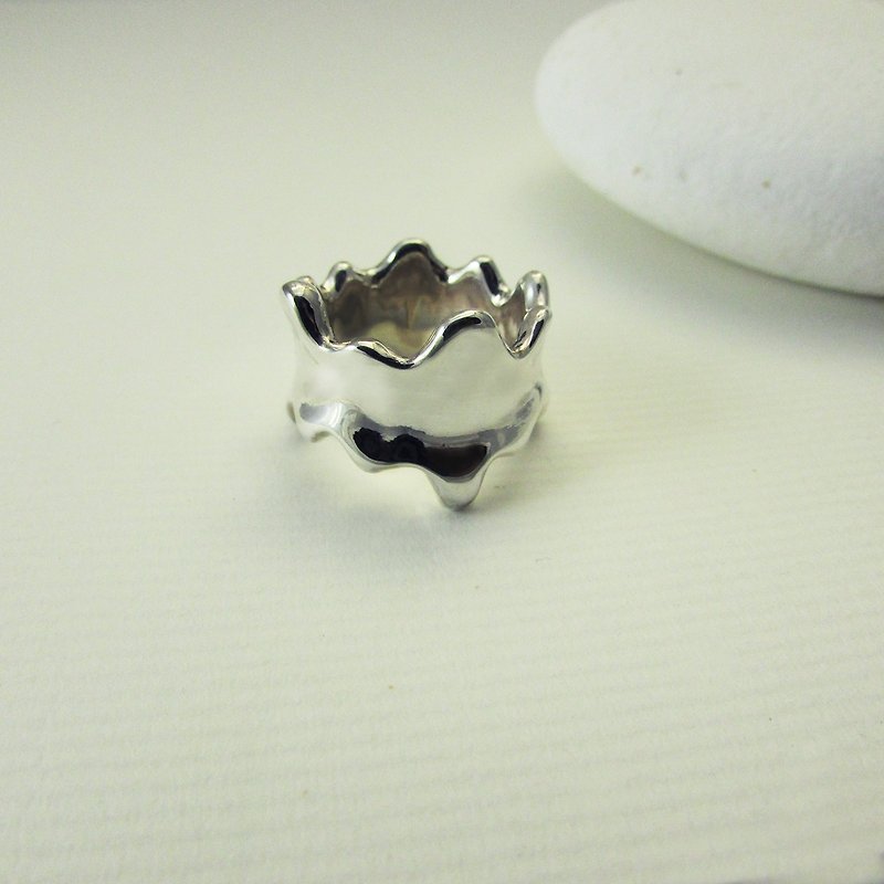 wave ring | mittag jewelry | handmade and made in Taiwan - แหวนทั่วไป - เงิน สีเงิน