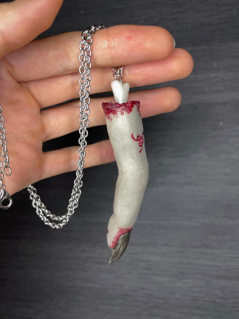 Pendant. Spooky witchy finger. - สร้อยคอ - ดินเหนียว 