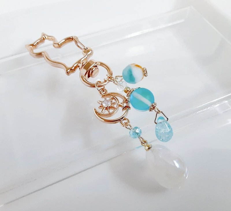 A large, stylish keychain with a fantastic pearl charm and space motif. Tropical colors. Birthday present. Cute. Pendant. Cat. - ที่ห้อยกุญแจ - แก้ว ขาว