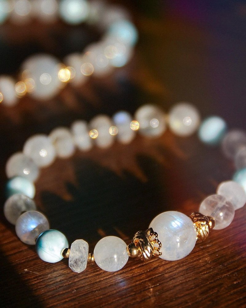 Moon Stone Design Bracelet - Bracelets - Crystal White