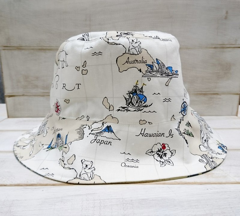 冒險地圖&渲染英語圖紋雙面漁夫帽 遮陽帽 - 帽子 - 棉．麻 多色