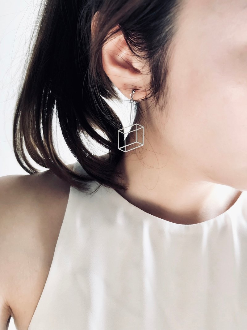 3D 銀色錯視盒子耳環 ∎ Silver Illusion box earring ∎ Illusion collection ∎ - 耳環/耳夾/耳骨夾 - 其他金屬 銀色