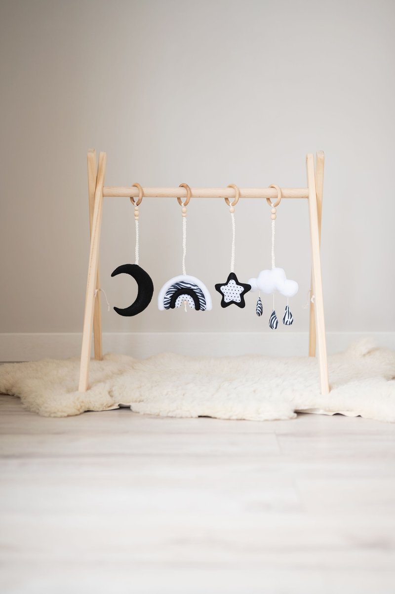 Sensory toys, monochrome activity gym toy , baby activity center, set of 4 - 寶寶/兒童玩具/玩偶 - 環保材質 白色