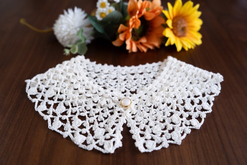 Crocheted Ivory Lace Collar - อื่นๆ - ผ้าฝ้าย/ผ้าลินิน ขาว