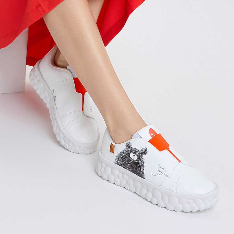 【Uin】Spanish Original Design | Guardian Bear 2 Painted Casual Women's Shoes - รองเท้าลำลองผู้หญิง - วัสดุอื่นๆ ขาว