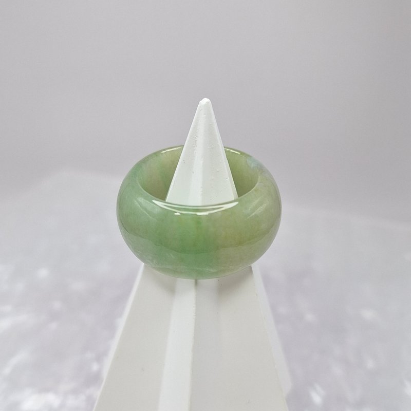 油綠飄花 戒指 玉戒 國際圍16 內徑19.1 | 天然緬甸玉A貨翡 - 戒指 - 玉石 
