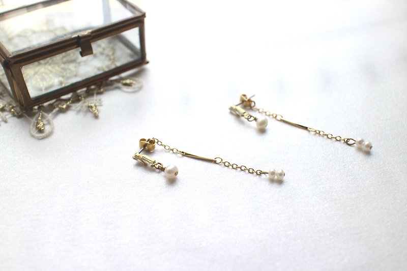 Little princess-Zircon brass handmade earrings - ต่างหู - ทองแดงทองเหลือง สีทอง