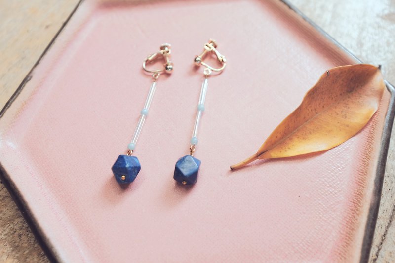 Korakuen KoraKuen [Dangling ore] 01 lapis lazuli clip earrings - ต่างหู - แก้ว สีน้ำเงิน