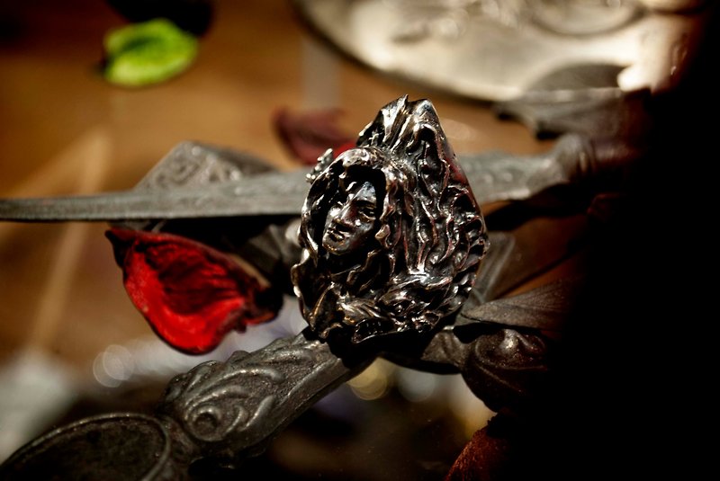 Alarein/Handmade Silver Jewelry/Forest Series/Castlevania/Ring/Alucard - แหวนทั่วไป - เงิน สีเงิน