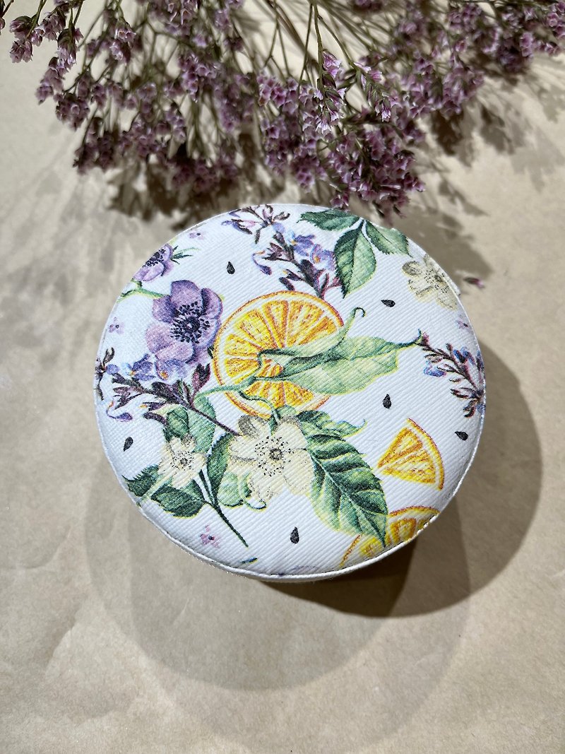 Portable jewelry box, round jewelry, jewelry ring, earring storage, Butterfly Cubat paper art collage - Other - Polyester Yellow
