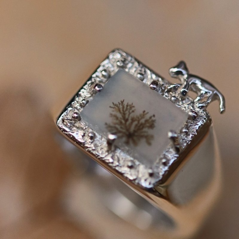 デンドリティッククォーツを覗くねこ　シルバーリング - 戒指 - 水晶 銀色