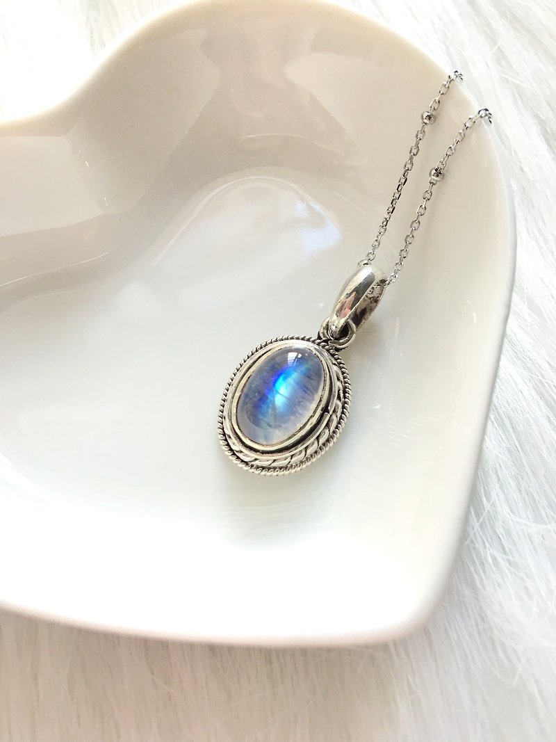 Moonstone 925 sterling silver will be simple style necklace Nepal handmade silver - Necklaces - Gemstone Blue