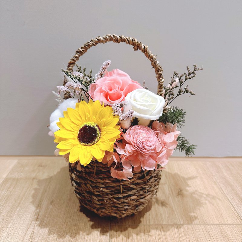 Preserved flower basket. Opening ceremony. Housewarming gift. Table flowers. Visit flower baskets. Entering a house flower ceremony - ช่อดอกไม้แห้ง - พืช/ดอกไม้ 