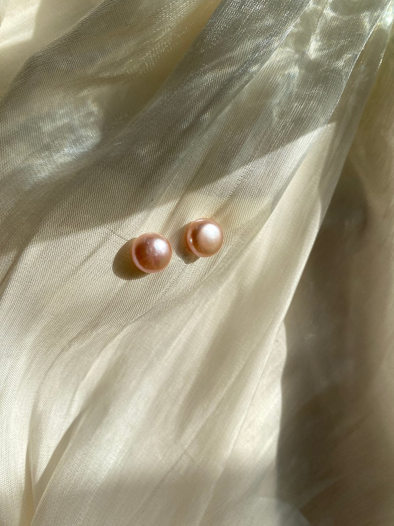 Rose_Natural Freshwater Pearl Earrings - ต่างหู - โลหะ 
