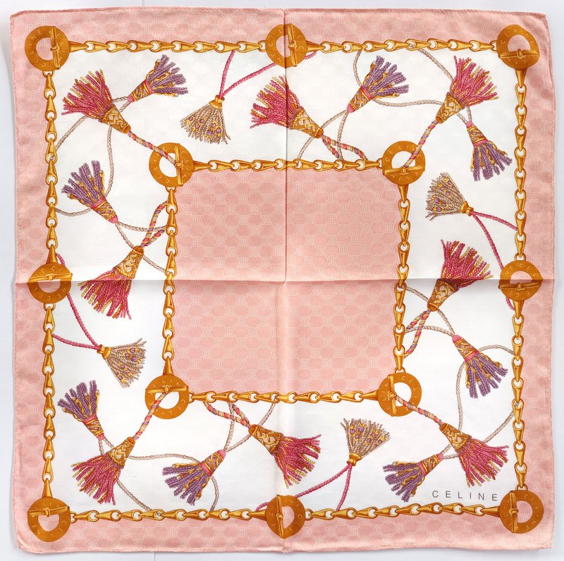 Celine 古董絲巾 緹花織紋 獎章與流蘇 22.5 x 22.5 英吋 - 絲巾 - 棉．麻 粉紅色