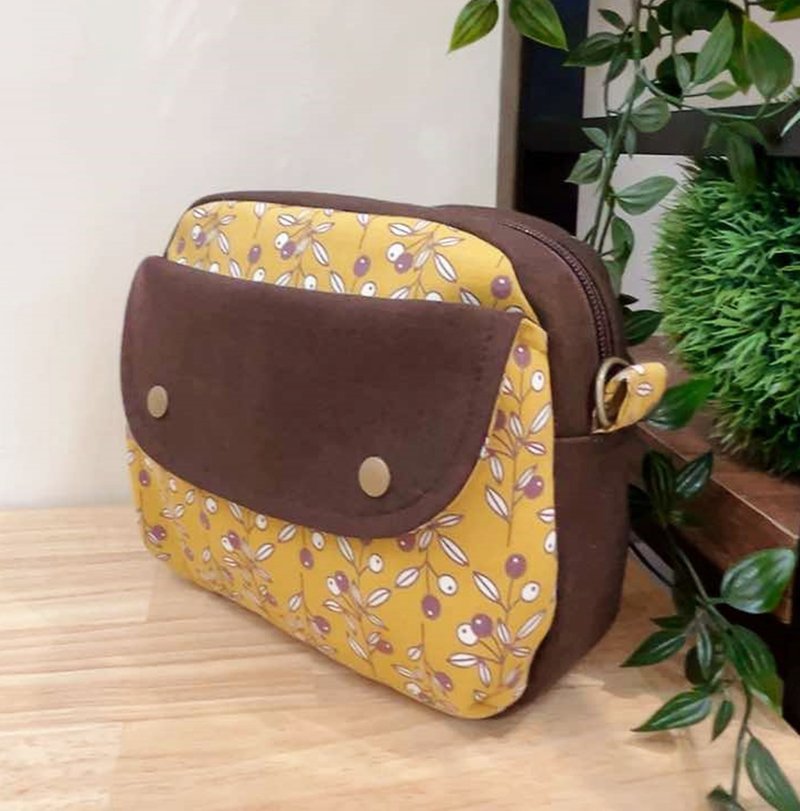 Crossbody bag for commuting / New colors now in stock - กระเป๋าแมสเซนเจอร์ - ผ้าฝ้าย/ผ้าลินิน สีนำ้ตาล