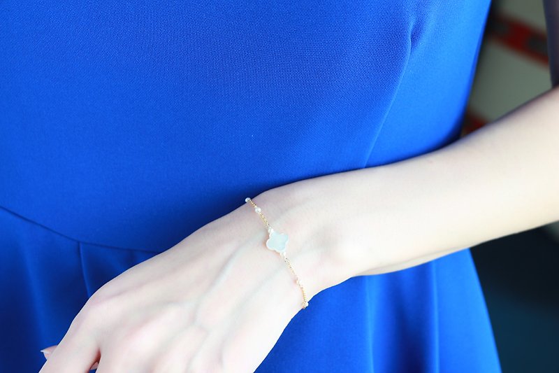 White shell and freshwater pearl bracelet-14kgf - ブレスレット - 金属 ホワイト
