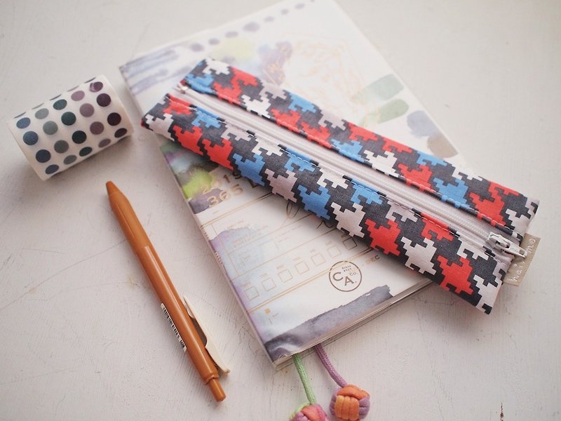 Hairmo mosaic zipper pen bag / cutlery bag - dark gray (square / flat) - Pencil Cases - Cotton & Hemp Gray