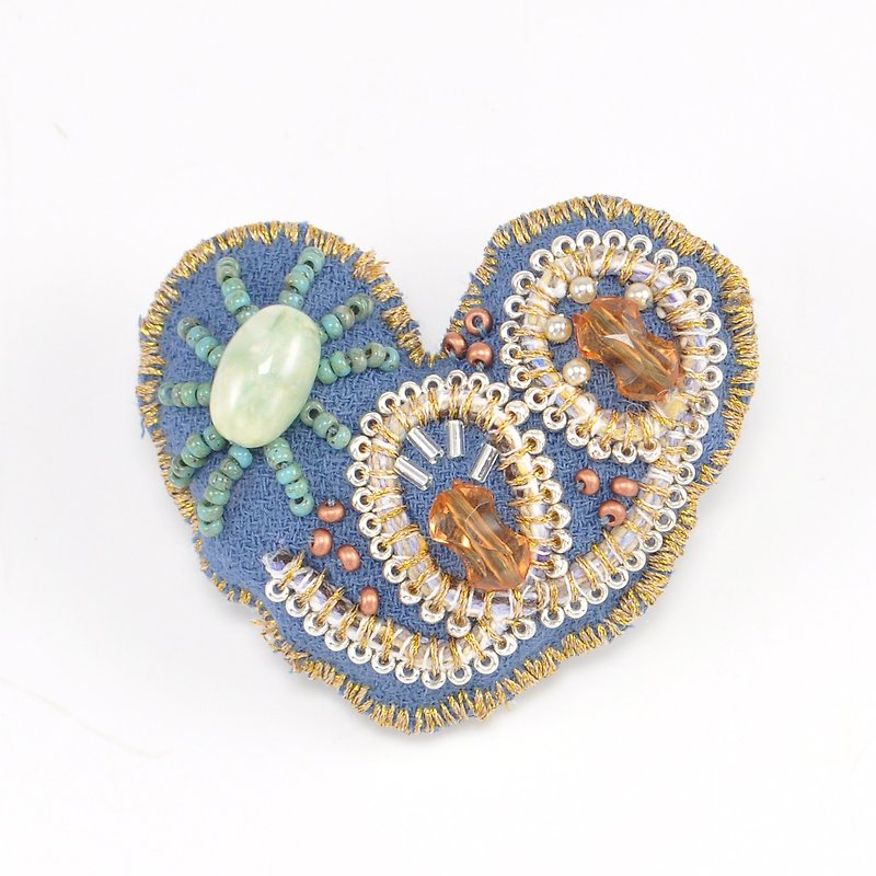 Heart shaped brooch, colorful brooch, embroidered statement brooch, blue 5 - เข็มกลัด - ผ้าฝ้าย/ผ้าลินิน สีน้ำเงิน