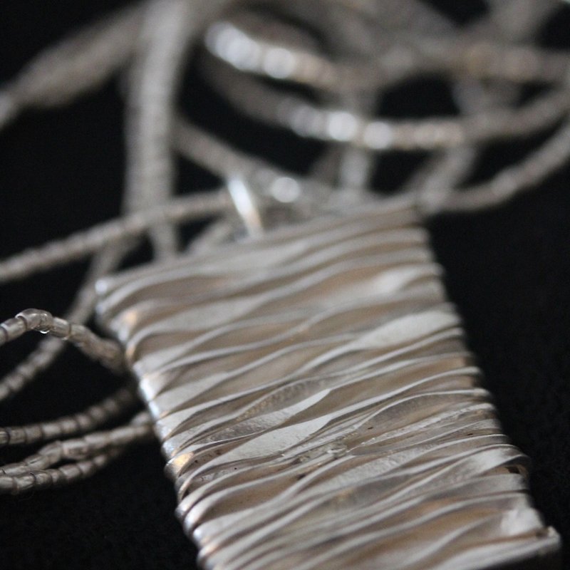 Silver wire pendant on a silver beads necklace (N0028) - 項鍊 - 銀 銀色