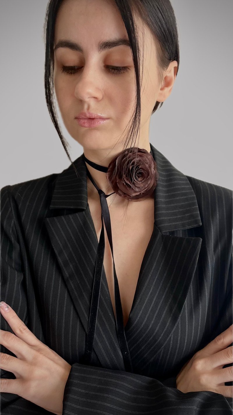 Brown Flower Choker, Ribbon choker, Velvet black choker, Gothic jewelry choker - 項鍊 - 其他材質 咖啡色