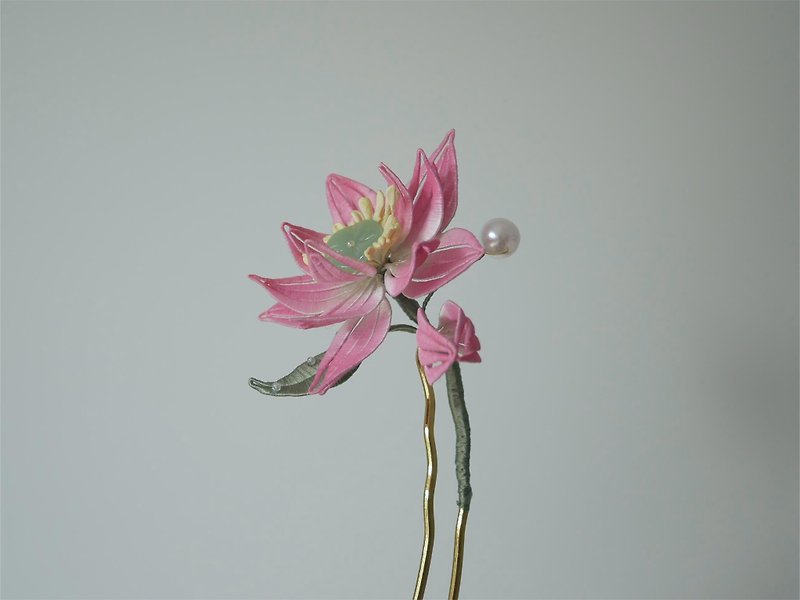 Lotus hairpin - Hair Accessories - Thread Pink